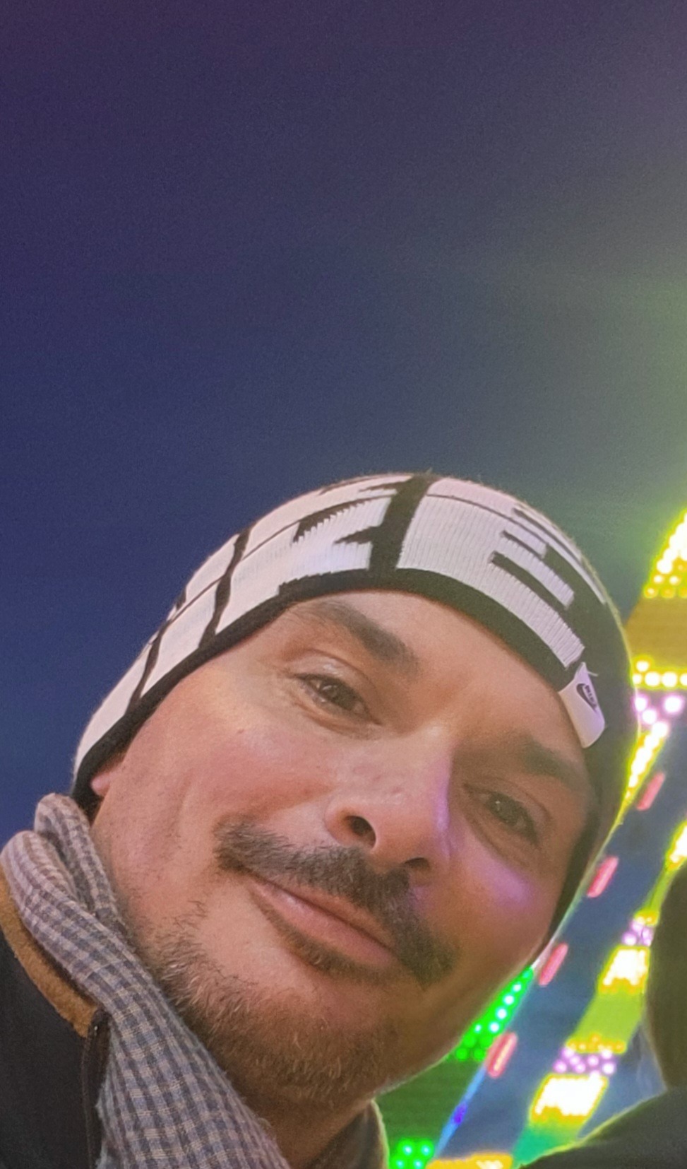 Sayane - Châteauneuf-Miravail - Alpes-de-Haute-Provence | Rencontre gay