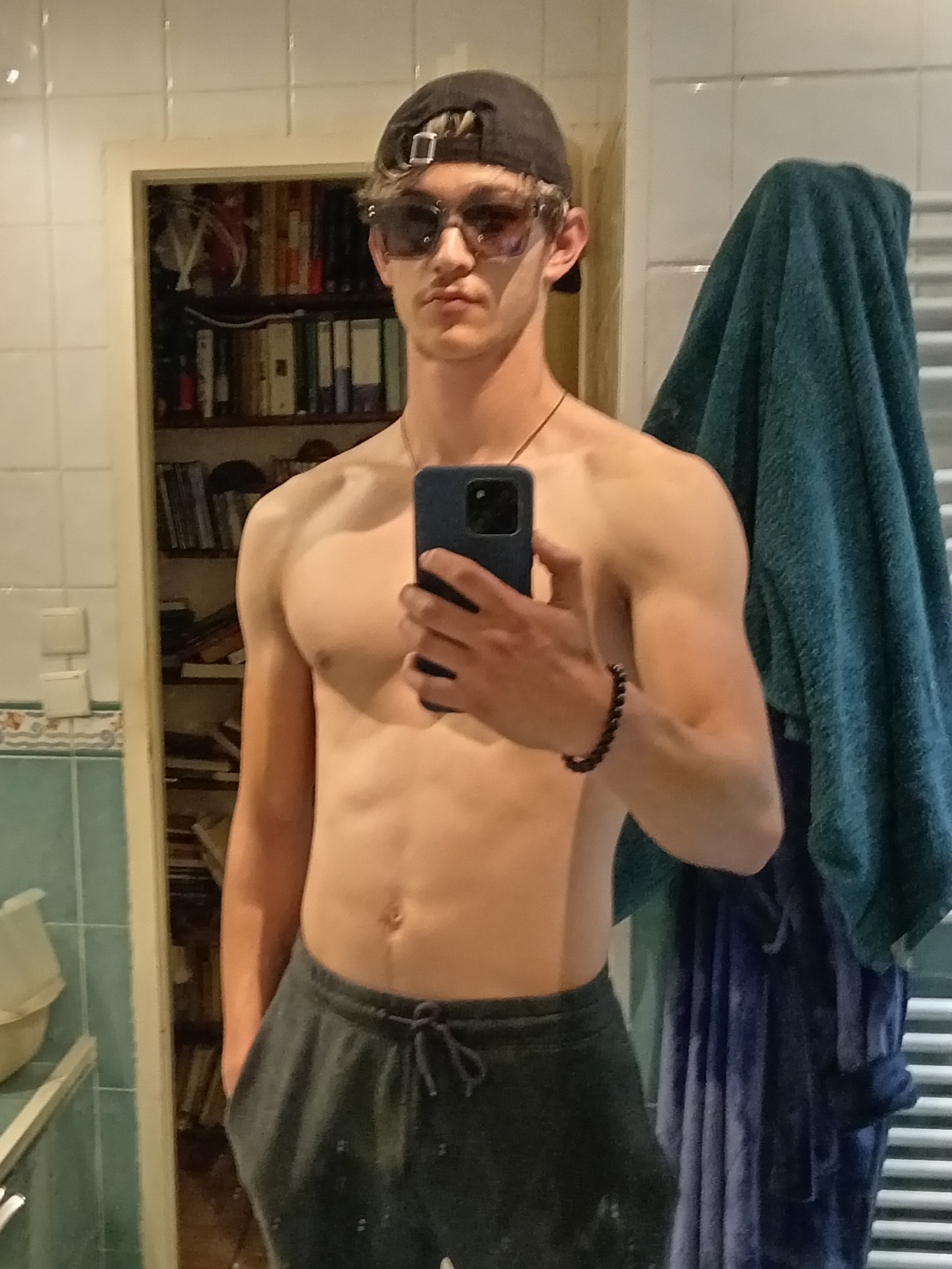 Ylane - Mirabeau - Alpes-de-Haute-Provence | Rencontre gay