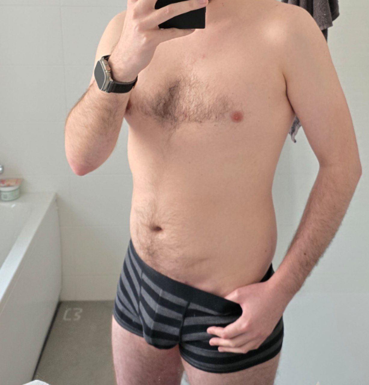 Nathis - Saint-Jean-Cap-Ferrat - Alpes-Maritimes | Rencontre gay