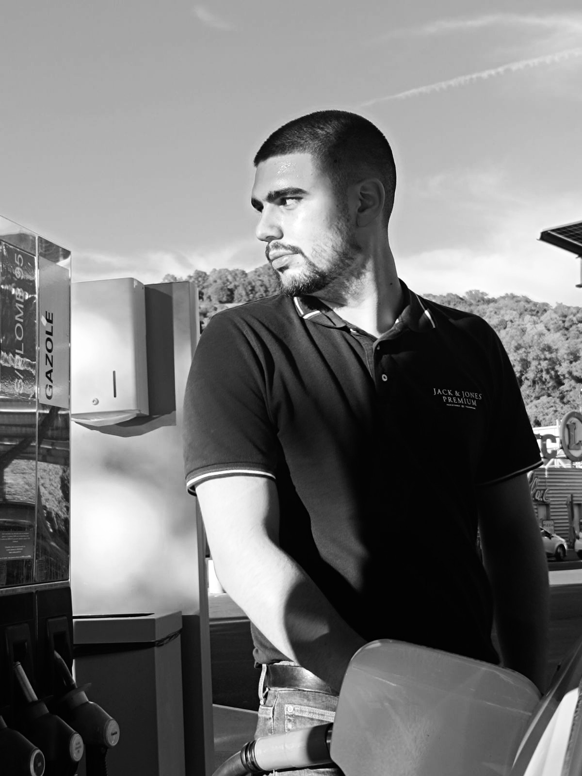 Isack - Montclar - Alpes-de-Haute-Provence | Rencontre gay